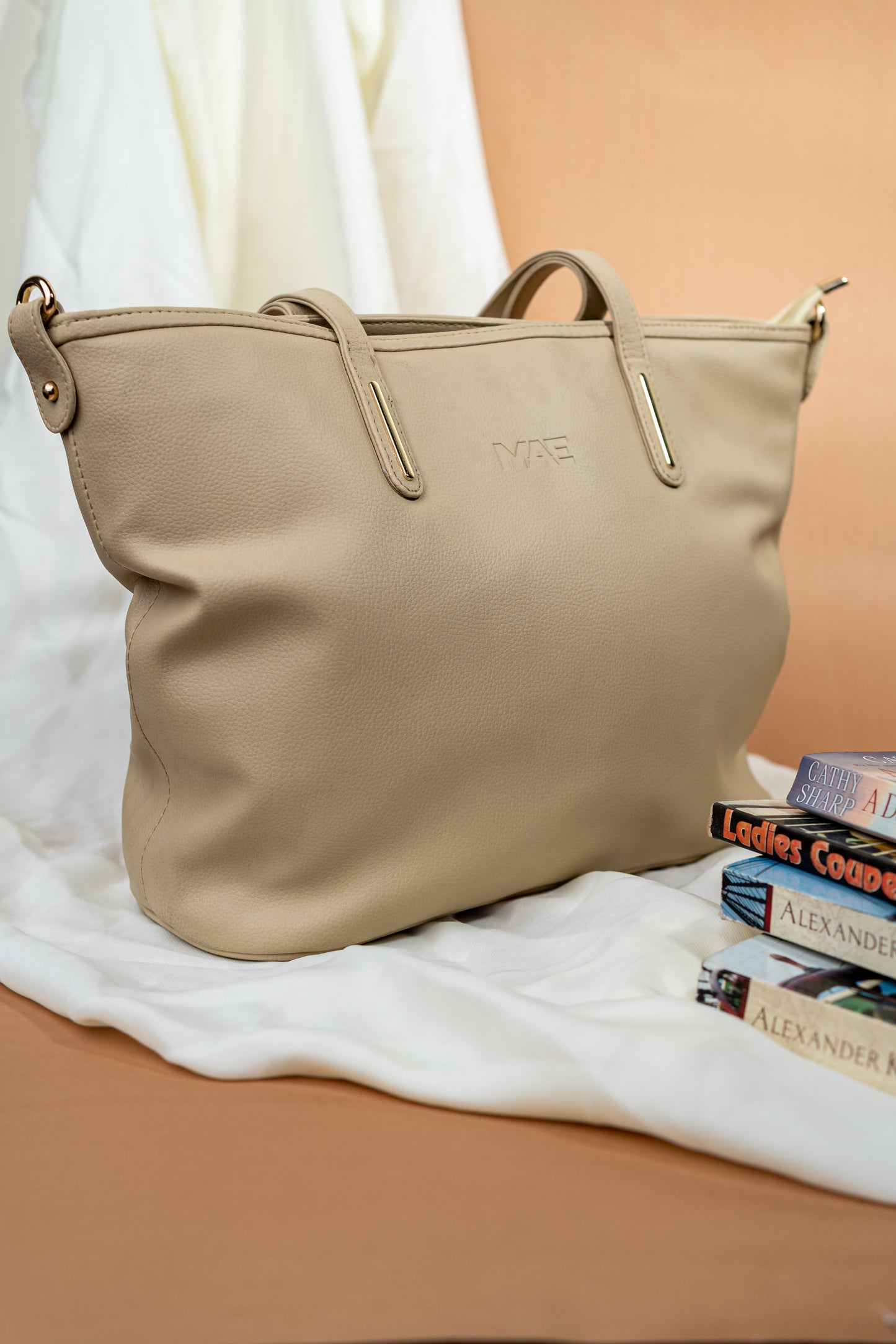 MAE Essential Bag